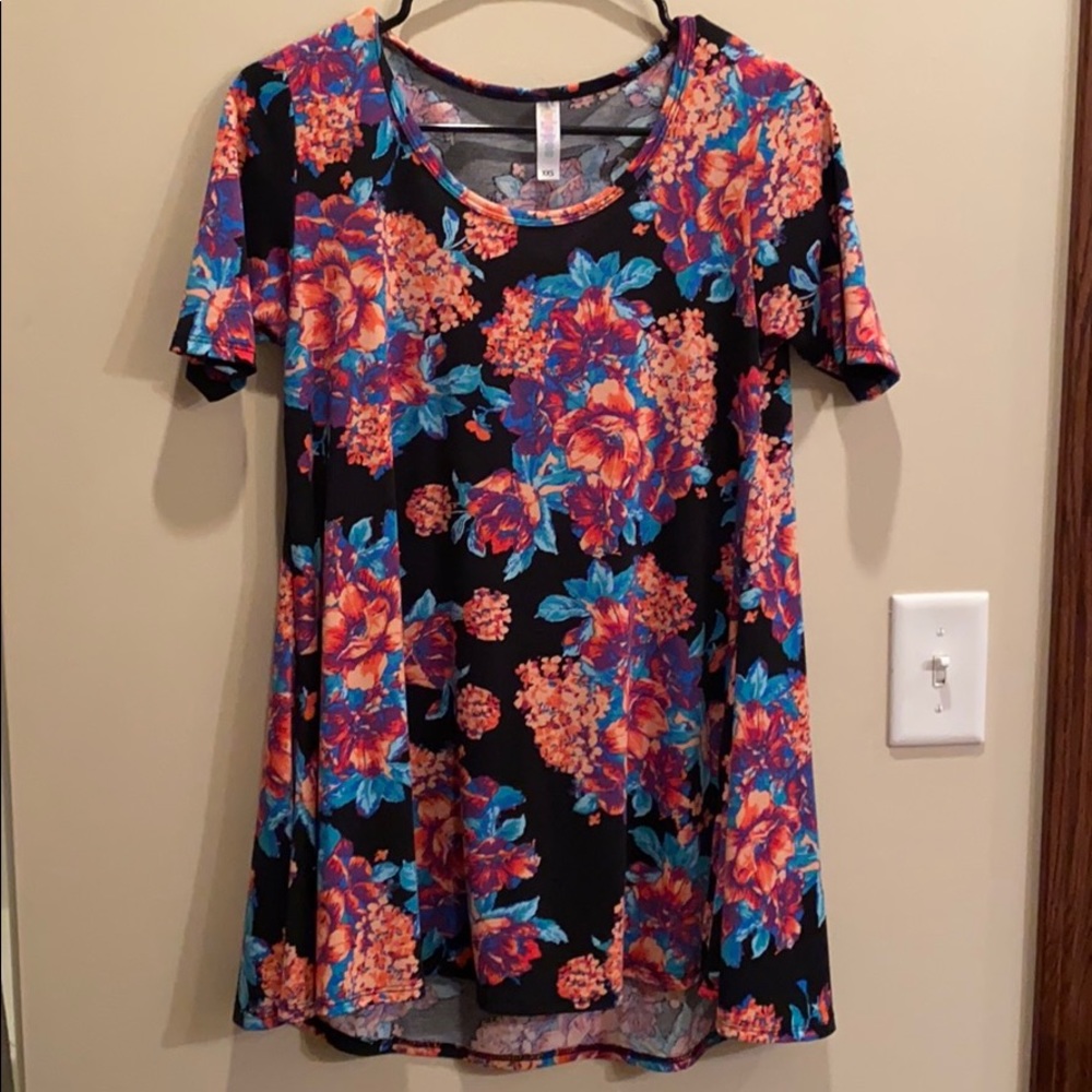 LuLaRoe perfect tee